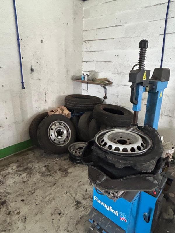 Máquina desenformar pneus (V.44)