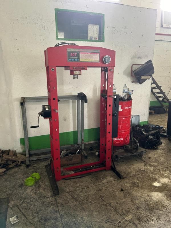 Prensa 50 T (V.45)
