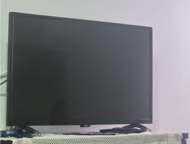 TV preta Syon 28 polegadas (180-240V)