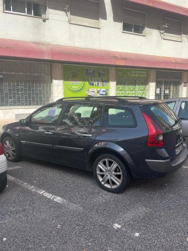 Veiculo automóvel de marca Renault