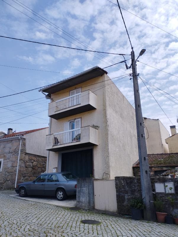 Moradia T3 sita em Mangualde