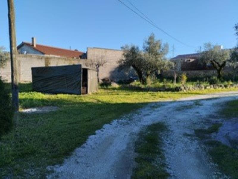 1/5 Prédio rustico em Pouzios