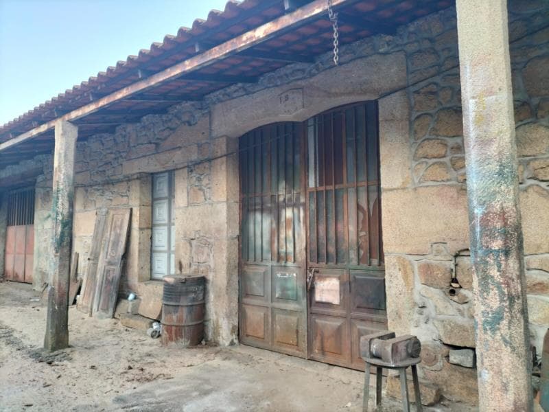 Quinhão hereditário em herança constituída por 1 prédio urbano (habitação)