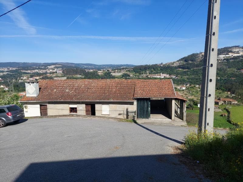 Habitação sita em Souselo, Concelho de Cinfães