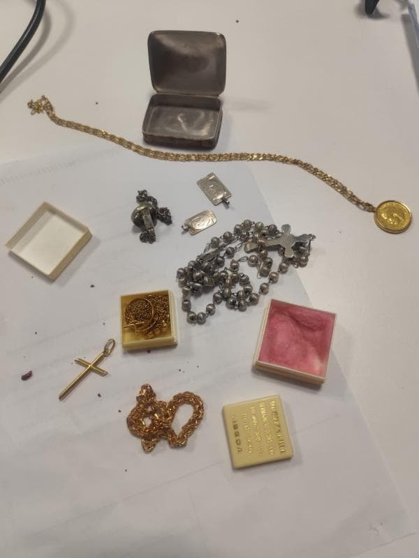 Lote de peças em ouro e prata