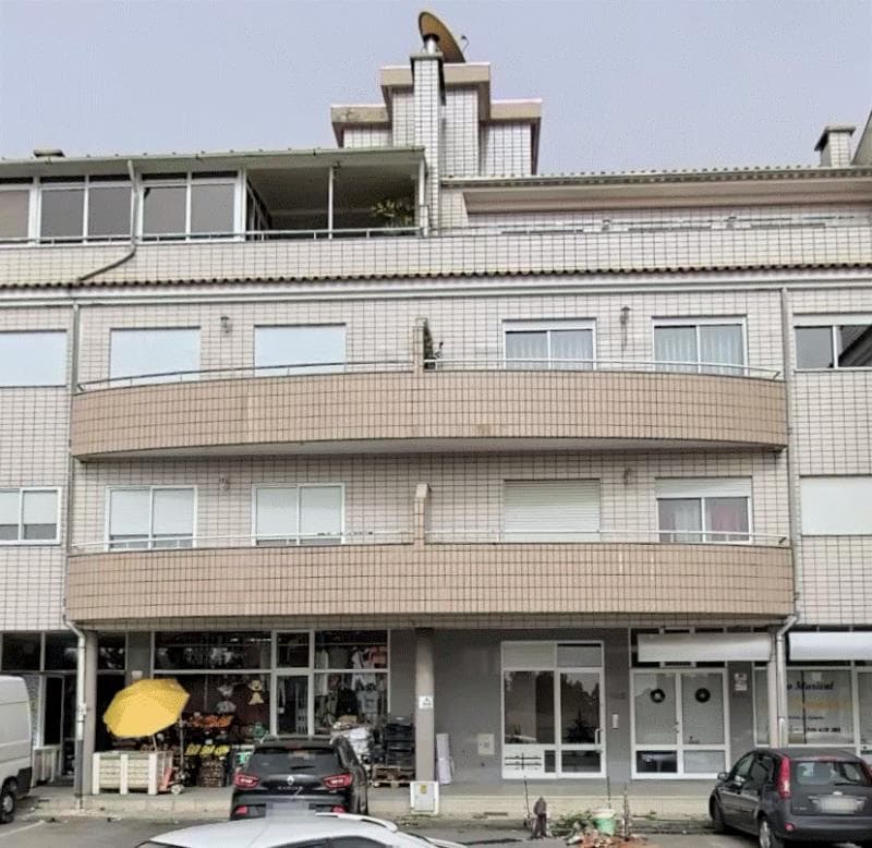 Apartamento T3 sito na Vila de Cucujães, Oliveira de Azeméis