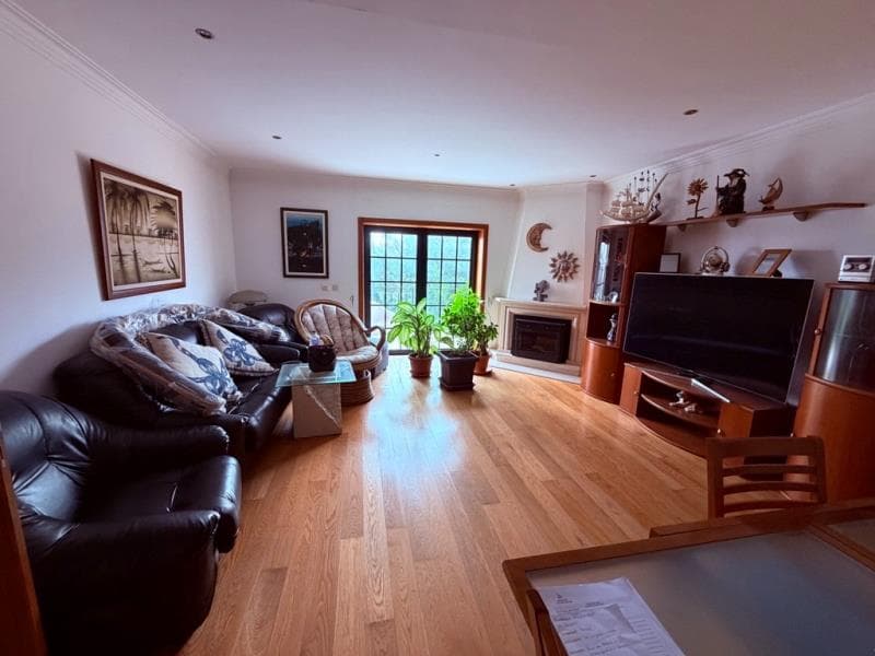 Apartamento T3, destinado a habitação