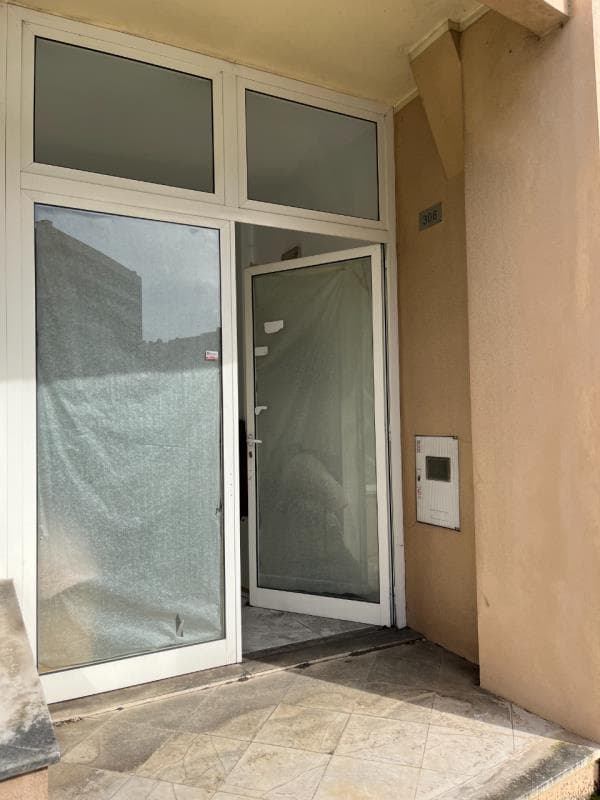 Imóvel destinado a estabelecimento comercial (loja) situado em Sé, Braga