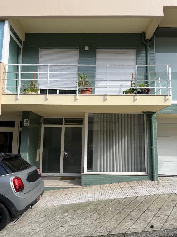 Imóvel destinado a comércio (loja) situado em Sé, concelho de Braga