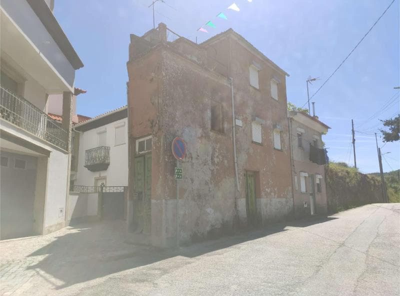 1/12 do prédio sito em Seia