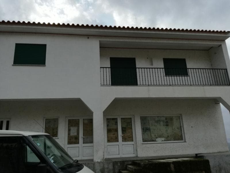Loja em São Martinho de Mouros