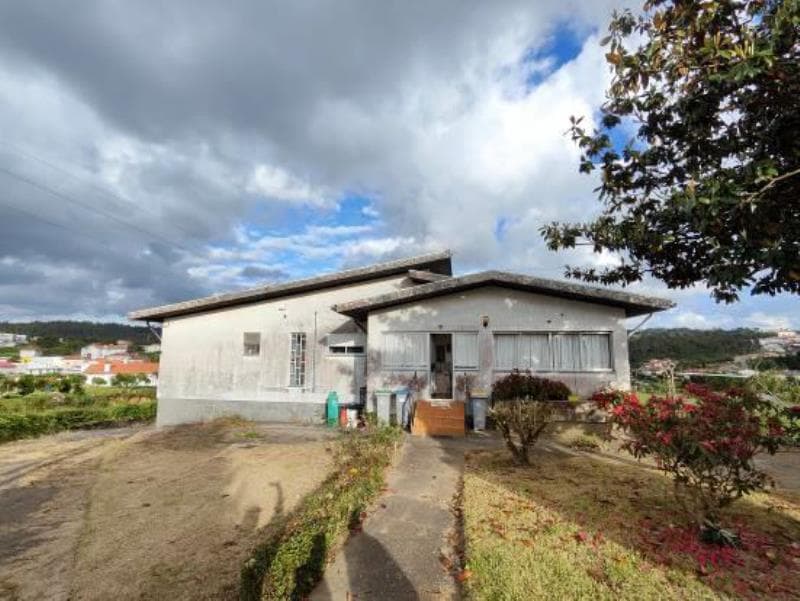 CASA DE HABITAÇÃO E TERRENO SANTA MARIA DA FEIRA