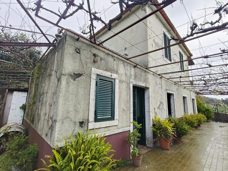 Prédio Urbano e Rústico no Jardim da Serra