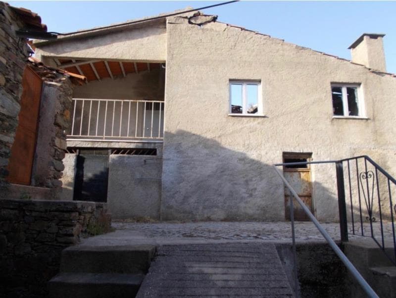 Casa de Rés de Chão e 1º andar - Pampilhosa da Serra