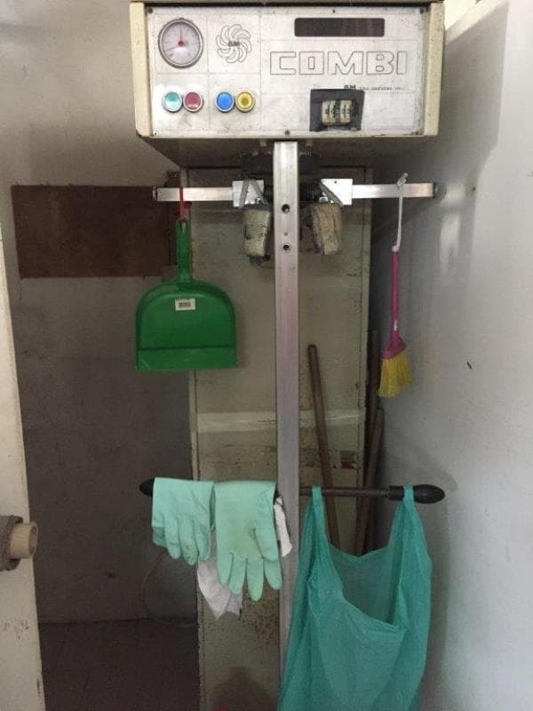 Máquina de Passar Calças a Ferro