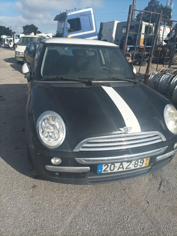 Veículo com a matricula 20-AZ-89.