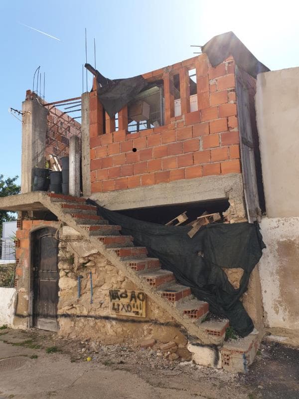 MORADIA (EM CONSTRUÇÃO) COM A TIPOLOGIA T2, SITUADA EM ALBUFEIRA.