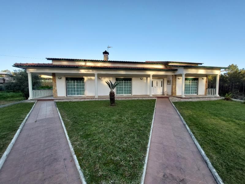 METADE DO USUFRUTO DE UMA MORADIA