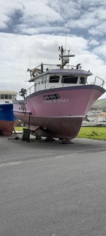 Embarcação "Pérola de Angra", com a matrícula AH-815-C