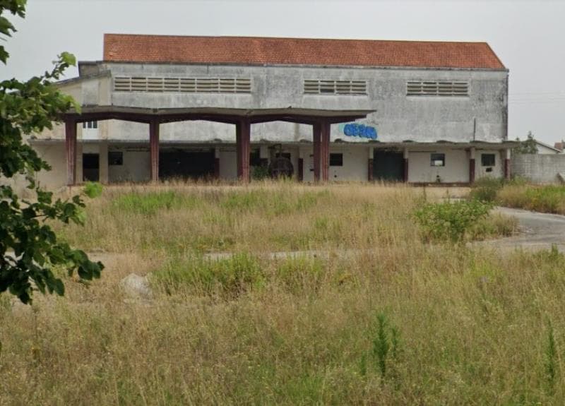 Prédio urbano sito em Mealhada