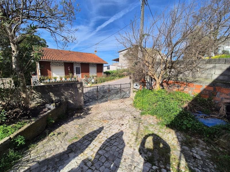 1/2 de Casa de Habitação - Trouxemil