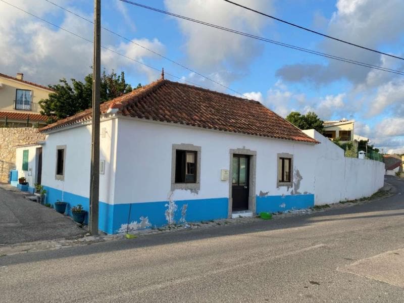 1/2 indivisa de pequena Moradia em Vimeiro