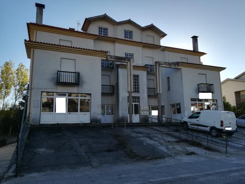 1/2 de loja destinada a comércio em Tábua