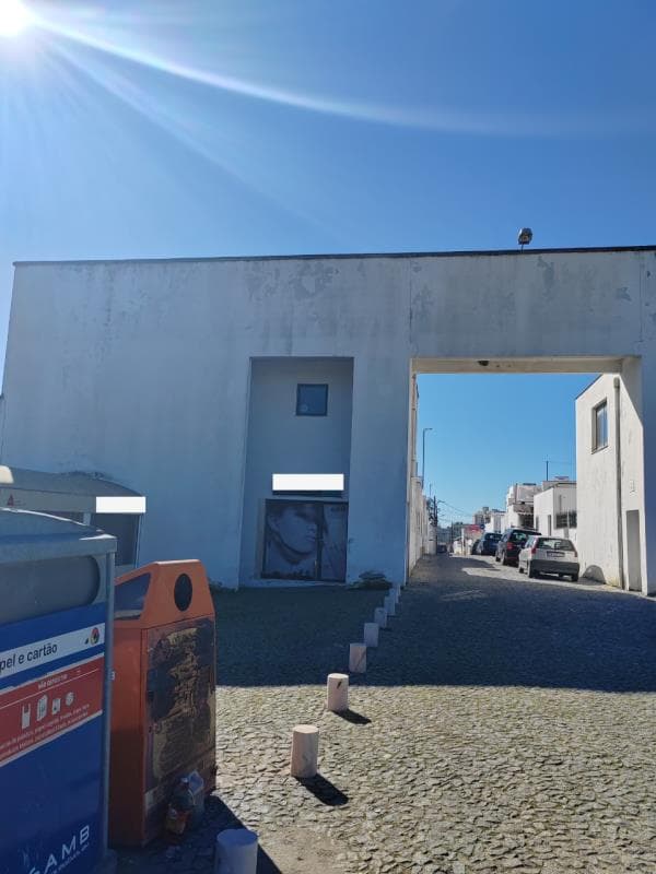 Loja com 2 pisos no Bairro da Malagueira - Évora