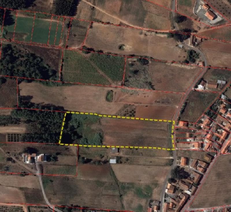 1/3 de prédio rústico com capacidade construtiva (Campelos - Torres Vedras)